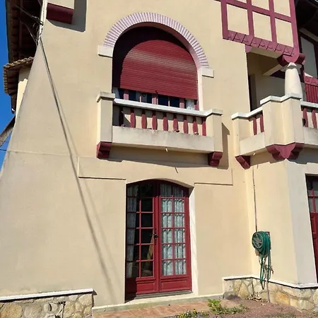 Bed & Breakfast D Chez Catherve Saint-Medard-de-Guizieres