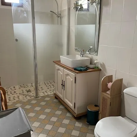 32 Parc Des Sports Chez Catherve B&B