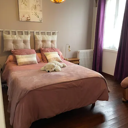 32 Parc Des Sports Chez Catherve Bed & Breakfast