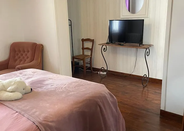 B&B 32 Parc Des Sports Chez Catherve 3*